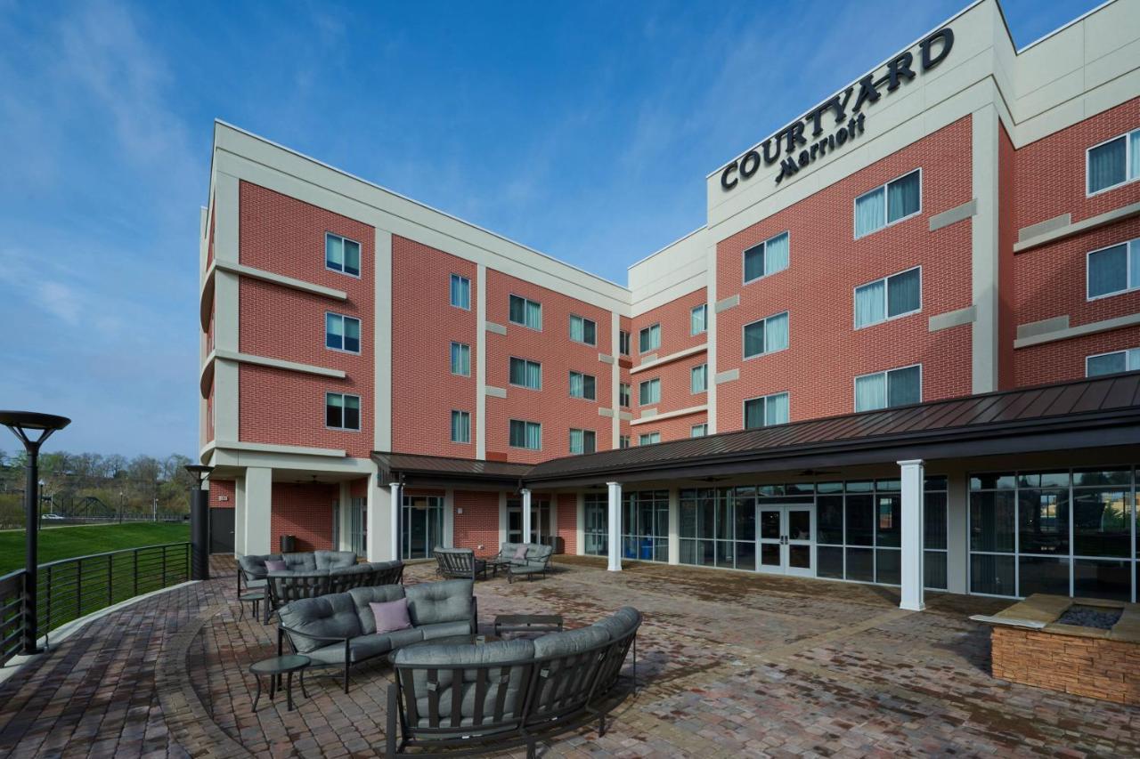 Courtyard By Marriott Rome Hotel Exterior photo